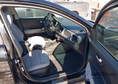 2023 Kia Rio S z USA, uszkodzony, nr VIN 3KPA24AD9PE546076